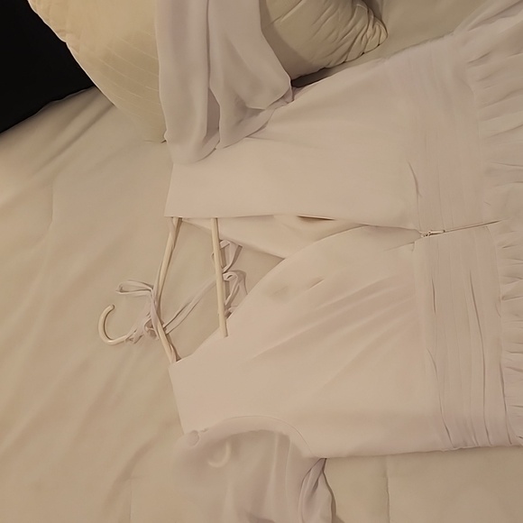 Beautiful white dress !!!! New never worn. - Picture 4 of 4